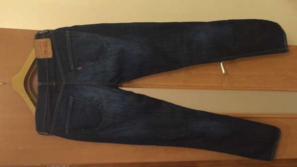 Мужские фирменные джинсы LEVIS в фото 5