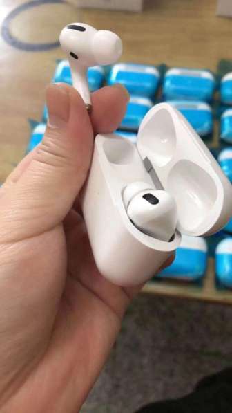 APPLE AirPods Pro в Москве