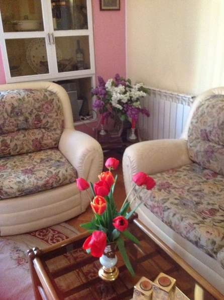 Prodayu 2 KOM. kvartira, v. erevane, centr