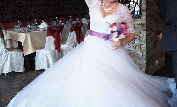 Свадебное платье, шубку, сапожки в Магнитогорске фото 4