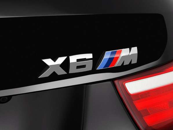 Шильдик X6M на багажник BMW X6