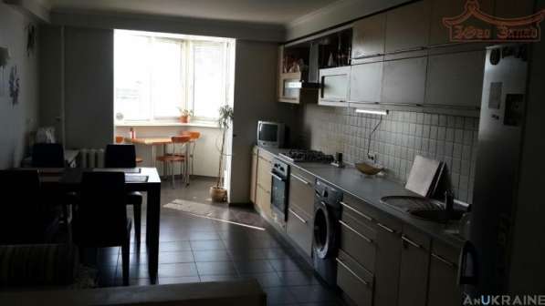 Трехкомнатная квартира на Вильямса в фото 9