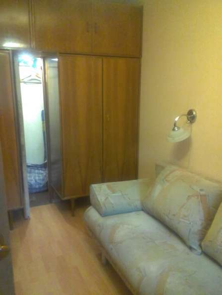 Продам 2 комнатную квартиру в районе Калининского рынка