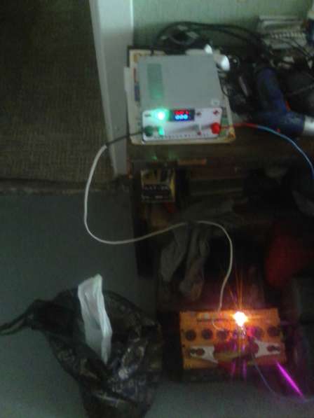 Стабилизированный зарядник с измерительной панелью в Омске фото 3