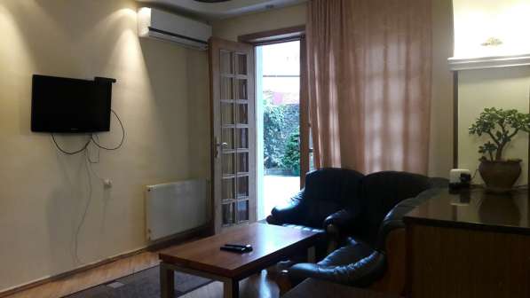Тбилиси-посуточно 4 комнатная квартирa пр. Руставели в фото 19