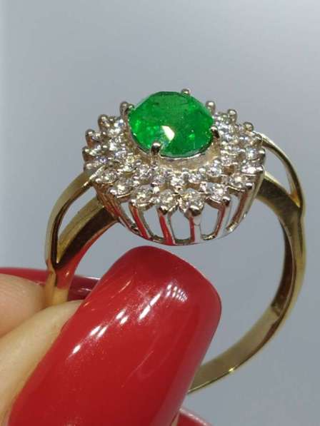 Золотое кольцо с бриллиантами и изумрудом в Крымске фото 7