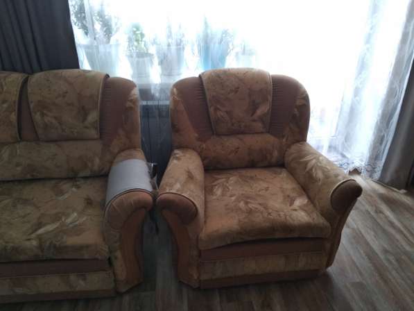 Малогабаритный диван с 2 креслами в Хабаровске