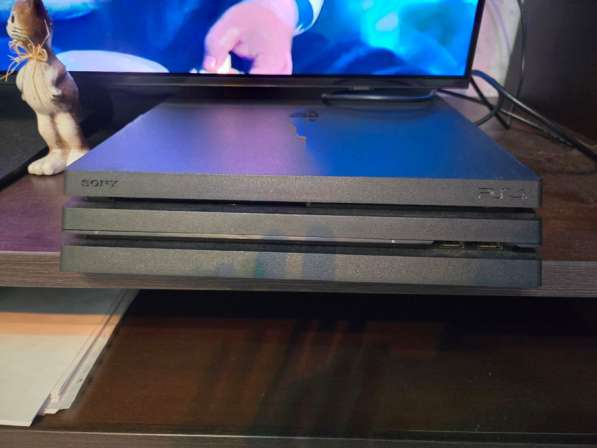 Sony Playstation 4 pro 1tb + 2 контроллера в Москве фото 3