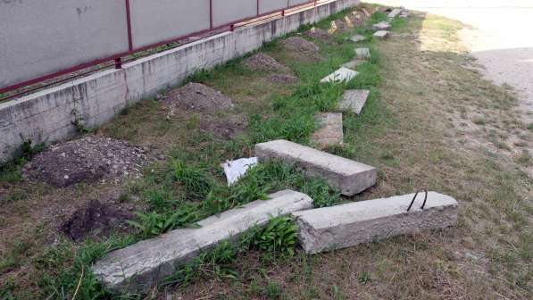 Дорожный бетонный бордюрный камень в Пятигорске