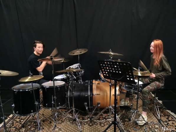 Индивидуальные уроки игры на барабанах - в центре в Симферополе
