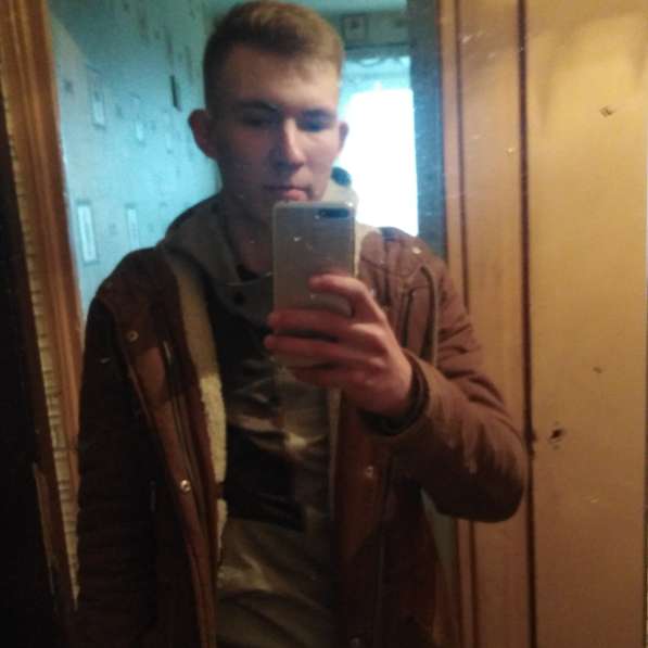 Александр Ларионов, 24 года, хочет пообщаться