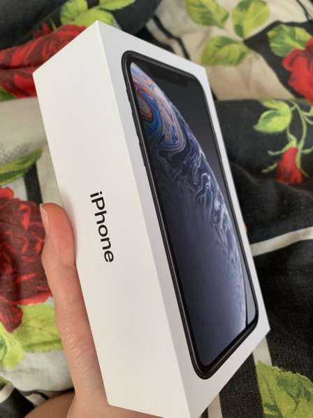 Продам IPhone XR(64 гб)