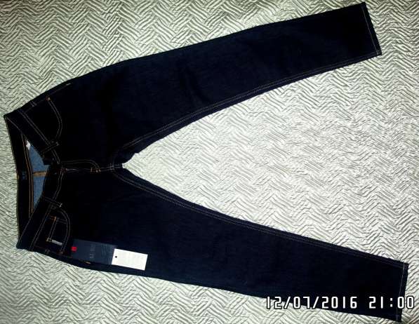 Продам новые джинсы ARMANI р-р 44-46 (W29)