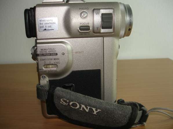 Sony DCR-PC1E в фото 5