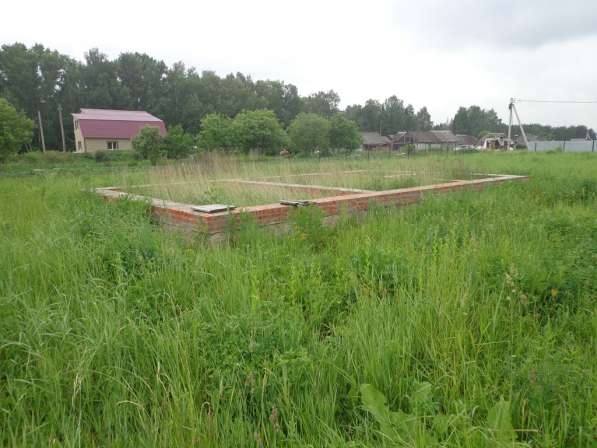 25 соток земли в селе, с фундаментом под дом в Михнево