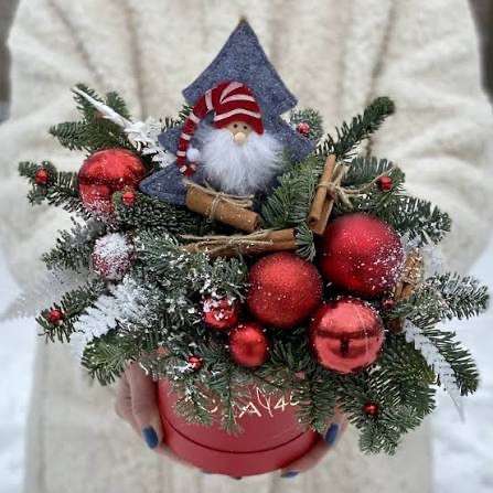 Новогодние композиции и букеты в Санкт-Петербурге