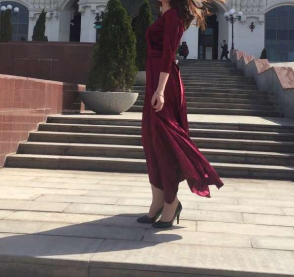 Продаётся платье в Астрахани фото 3