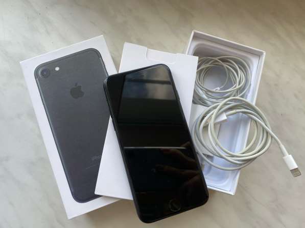 Телефон iPhone 7 (128GB)