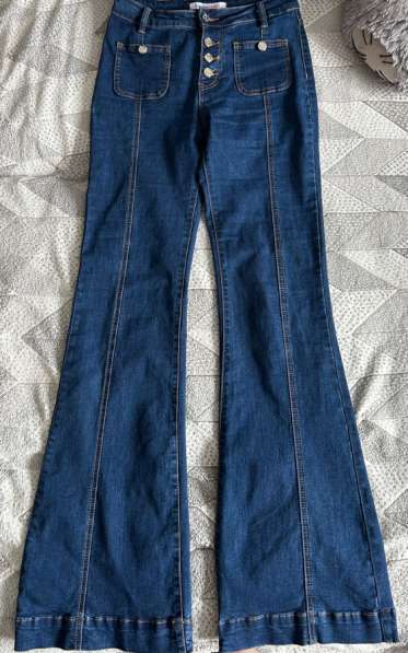 Продам джинсы клеш в Оренбурге