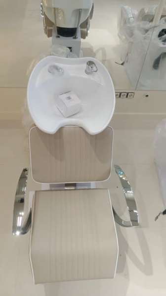 Парикмахерская мойка с креслом в Москве