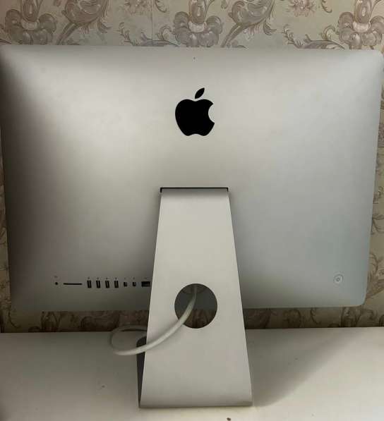 Apple iMac 21.5 i5/2.7/GT 640M 2012 в Москве