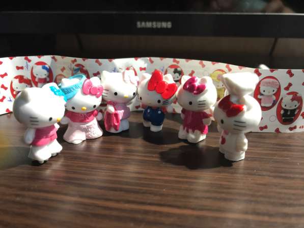 Фигурки Hello Kitty (чупа - чупс)