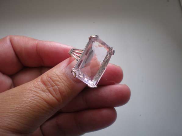 Авторское серебряное кольцо с розовым топазом 17 размера