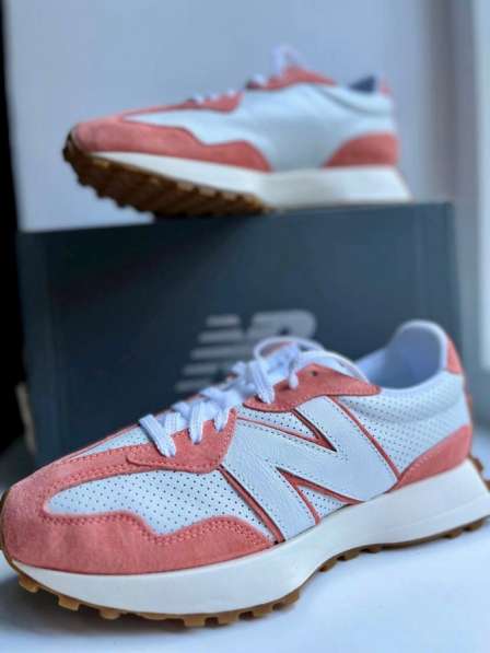 Продам new balance 327, бас шип по вопросам писать в Москве