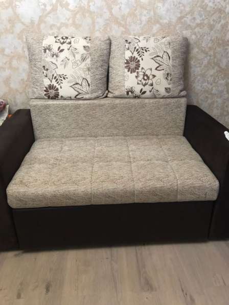 Продам диван двухместный