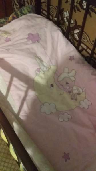 Продаю детскую кроватку в Кургане фото 3