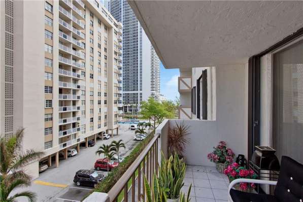 Продается прекрасная квартира в Майами, (Халландейл) в фото 7