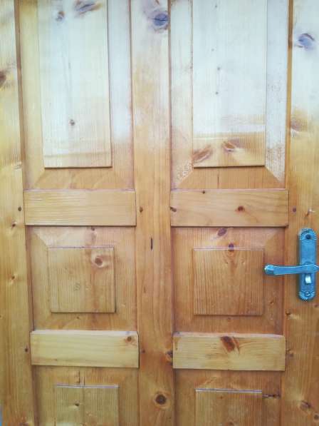 Двери деревянные в 