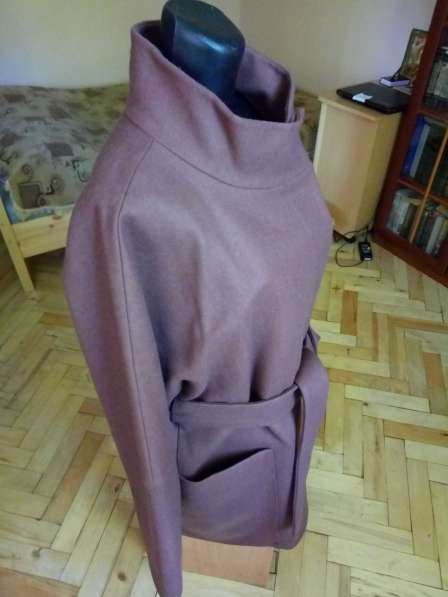 Модное полушерстяное пальто в Санкт-Петербурге