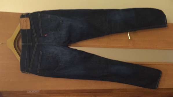 Мужские фирменные джинсы LEVIS в фото 4