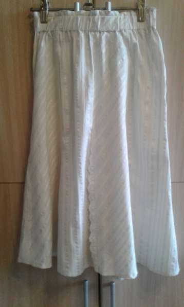 Нарядная белая юбка. Торг уместен. Размер 42-44