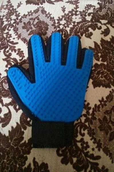 Мягкая силиконовая перчатка для животных