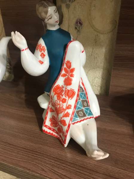 Вышивальщица, Киевский фарфоровый завод