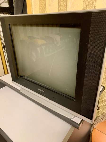 Телевизор б/у, идеально работает в Нижнекамске