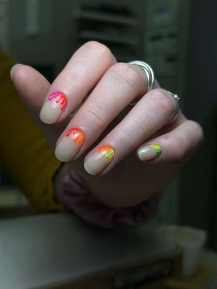 Маникюр/педикюр в Мурманске