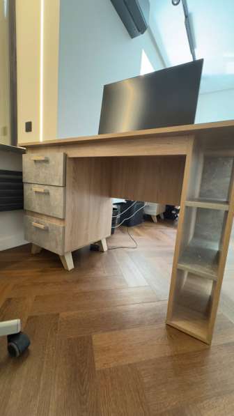 Компьютерные столы, деревянные в Москве фото 8