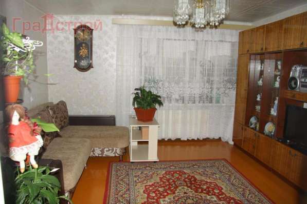 Продам трехкомнатную квартиру в Вологда.Жилая площадь 75 кв.м.Дом кирпичный.Есть Балкон. в Вологде