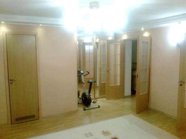 Продам - трехкомнатную квартиру, ул. С. Михайлова, 1 в Чебоксарах фото 3