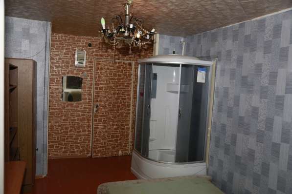 Комната в общежитии с душ-кабиной в Сыктывкаре фото 3