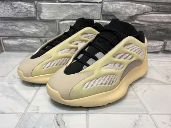 Adidas Yeezy Boost 700 v3 в Москве фото 9