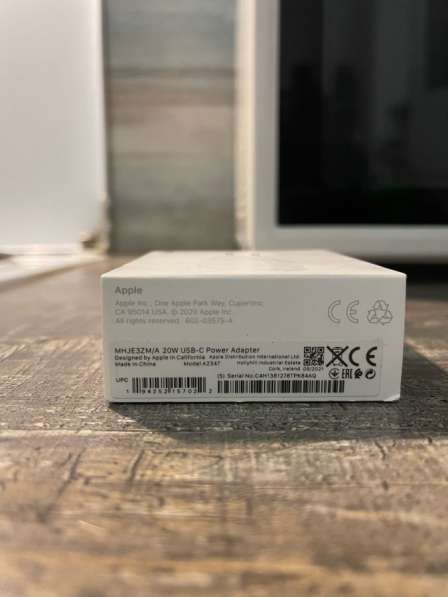 Apple Charger 20W USB-C (MHJE3ZM/A) в Москве фото 6