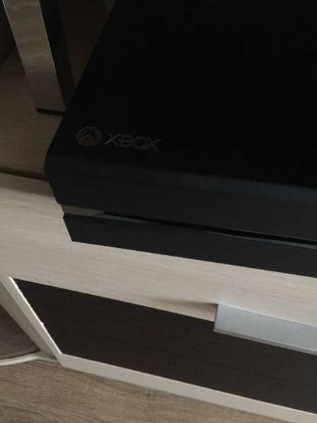 Xbox One(с FIFA 19 и FIFA 20)