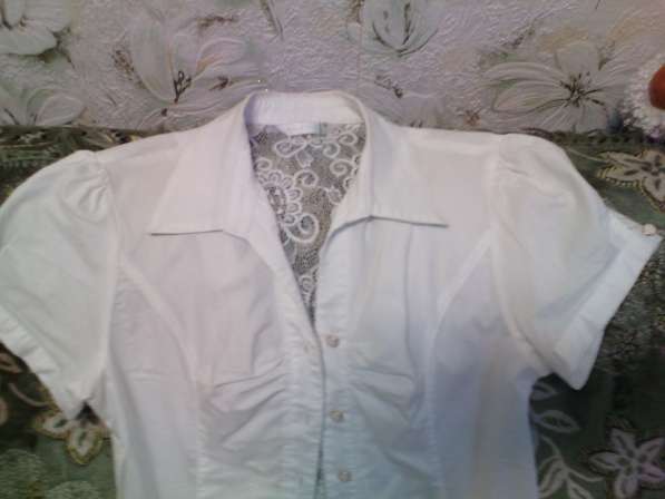 Белая блузка на девочку размер 40 + юбка + бюстгальтер в фото 7