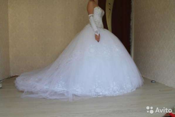 Пышное свадебное платье со шлейфом в Москве фото 3