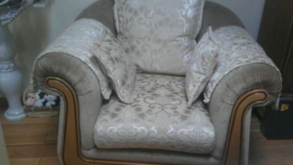 Продаю диван и кресло, производство Италия в Москве