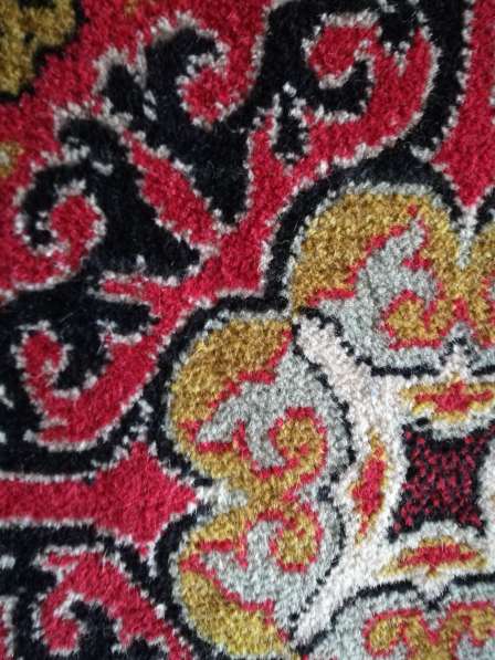 Продам шерстяные ковры в Барнауле